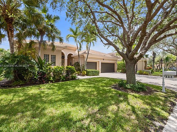 5th image of 932 NW 123rd Dr