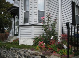 32 Autumn St, Lowell, MA 01852