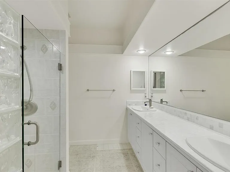 7334 Pine Creek Way — Photo 13