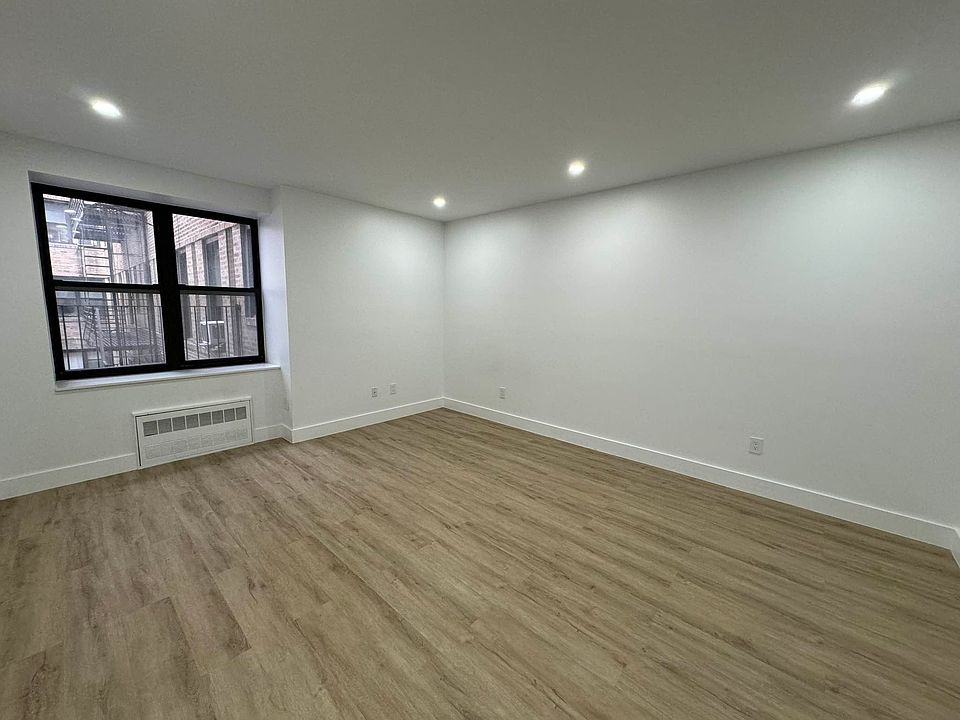 1st image of 1035 Washington Ave #2V