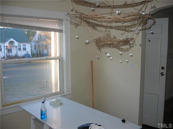 4th image of 416 W Carver St