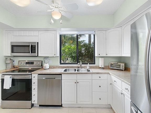 5th image of 3412 NE Causeway Blvd APT 201