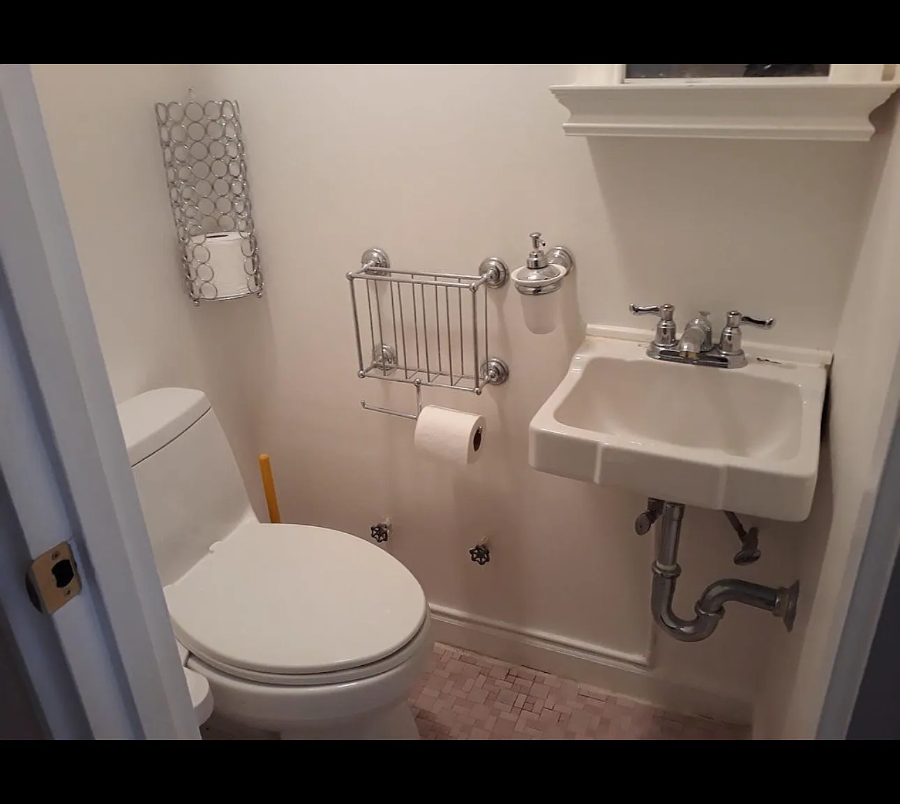 1128 Lydig Ave — Photo 1
