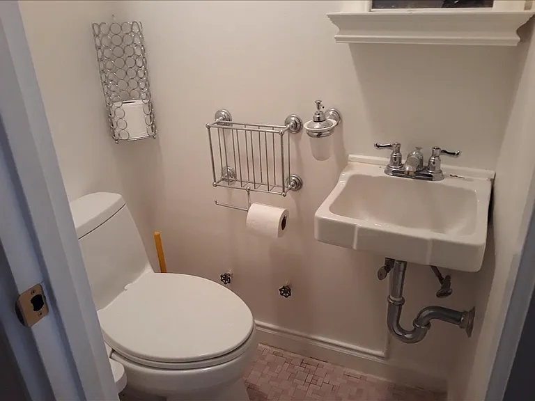 1128 Lydig Ave #2 — Photo 1