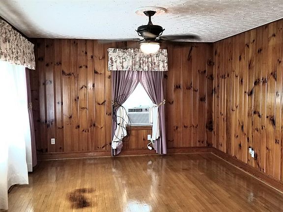 5th image of 5063 Charles Dr