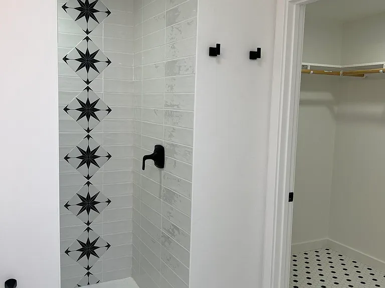 1815 E Waverly St #1 — Photo 15