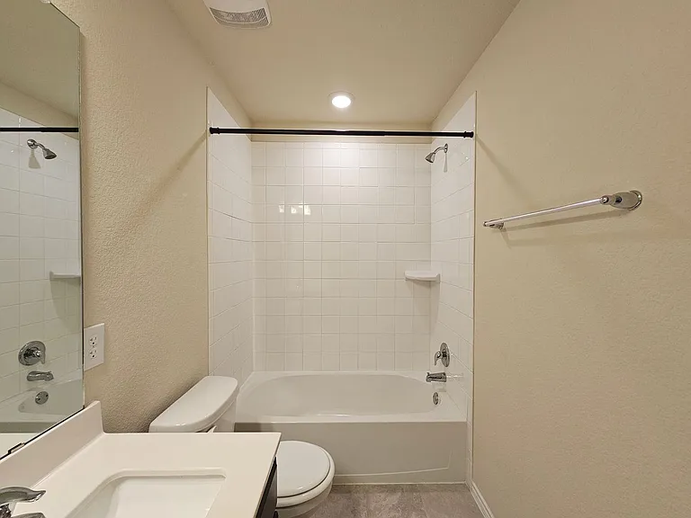 3901 Brunswick Dr — Photo 20