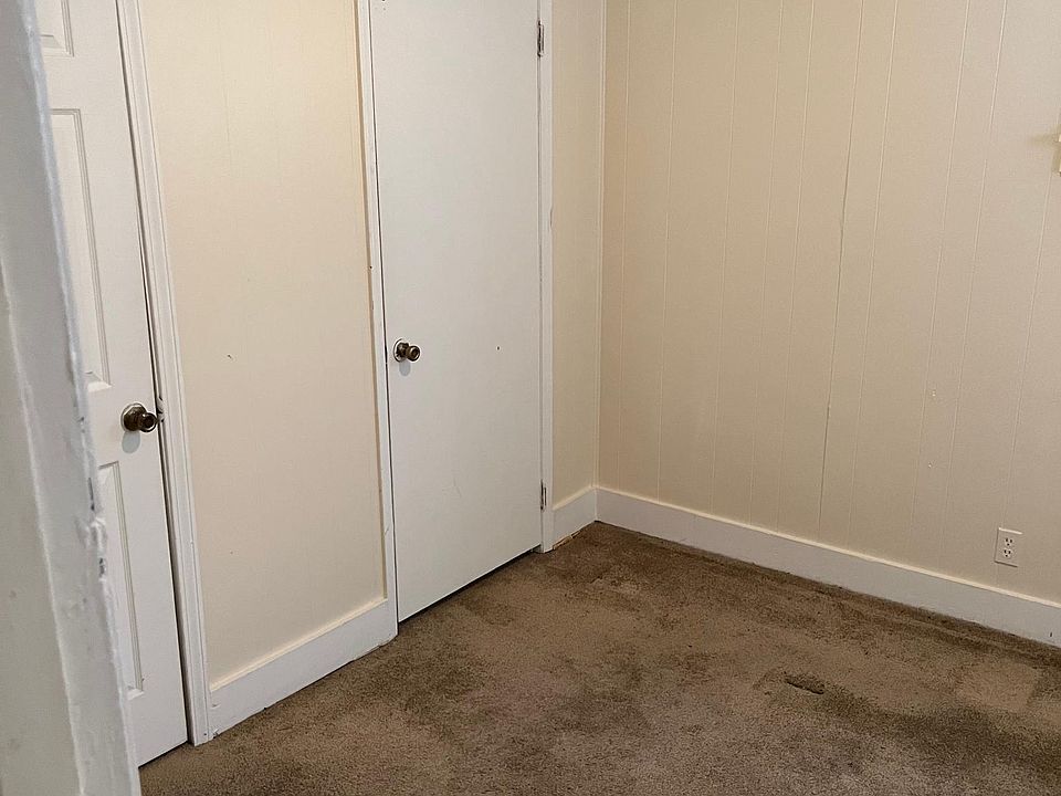 2nd image of 18 Old Roving Rd SE APT D