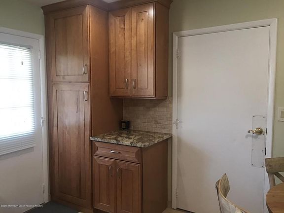 5th image of 555A Sheffield Ct