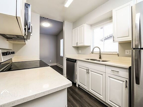 4th image of 3275 Shady Willow Dr