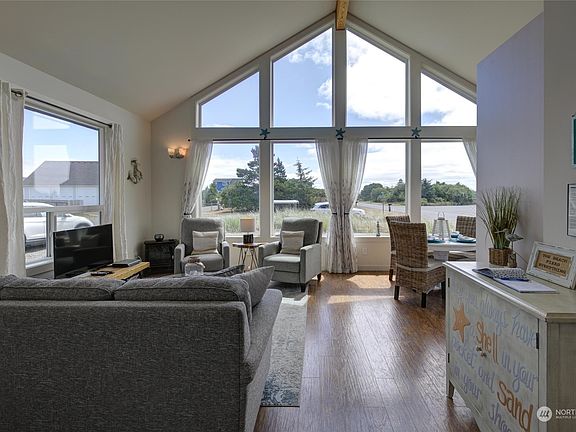 5th image of 958 Wawona Avenue #A
