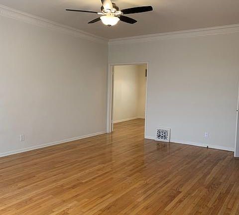 2nd image of 128 1/2 S Palm Dr