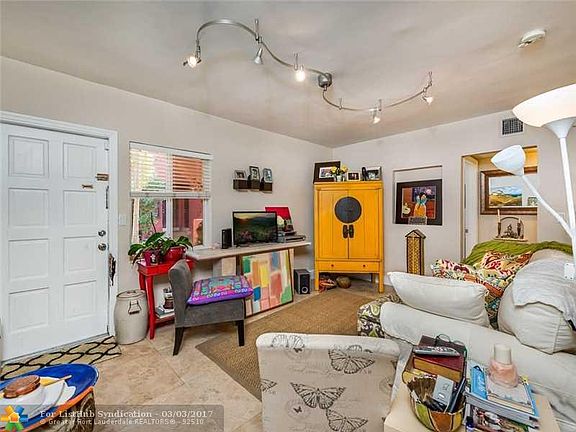5th image of 540 NE 62nd St APT 2
