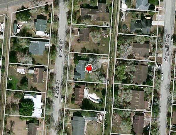 1st image of 105 Pecan St