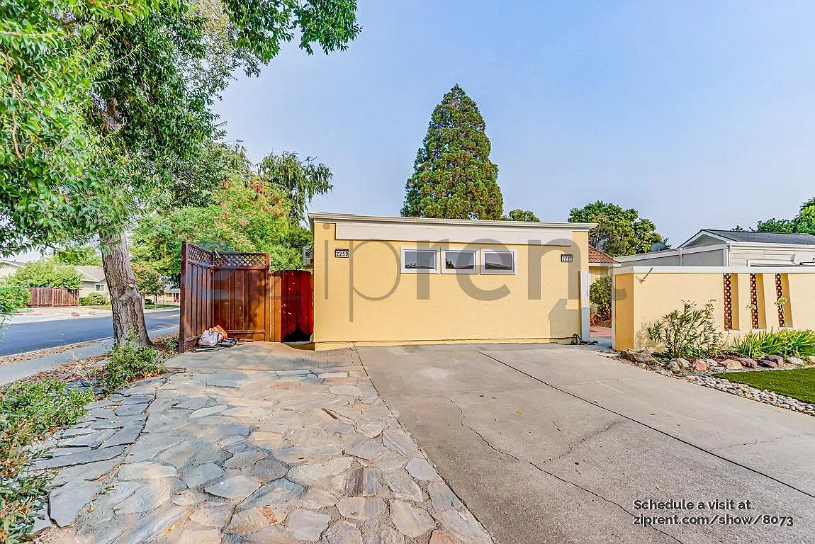1 bed, 410 sqft, $2,250 — Photo 1