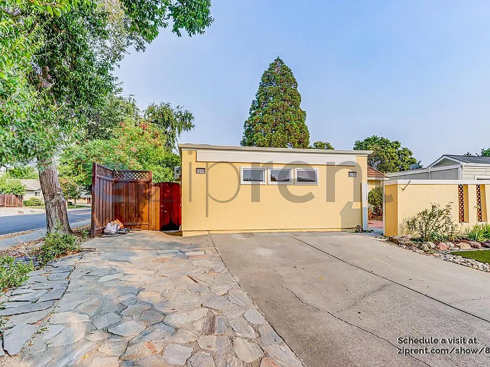 2259 Goldcrest Cir