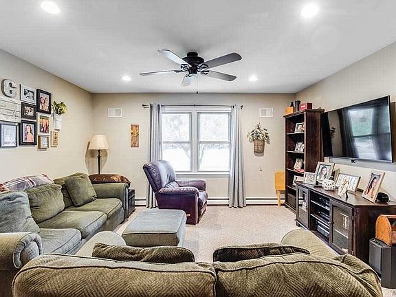 5th image of 21A Barnum Ave