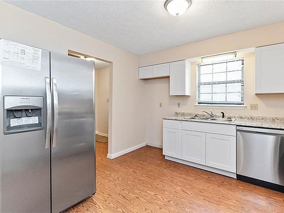 5th image of 360 Deputy Ln E #E