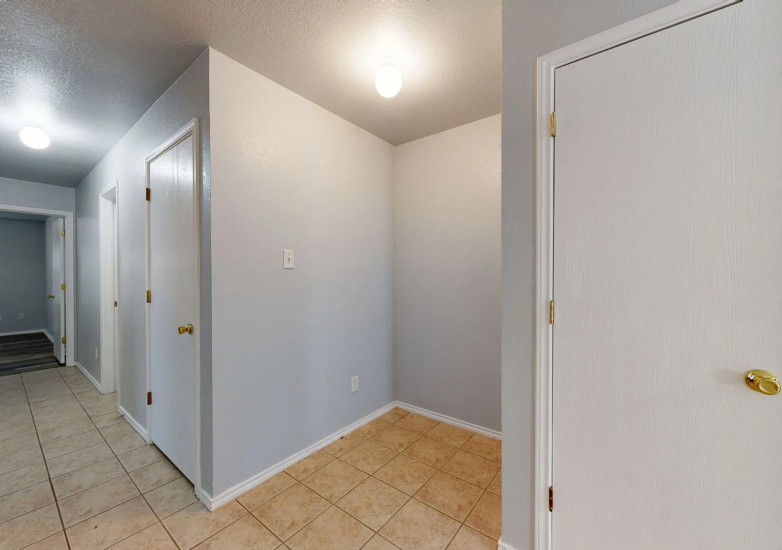 2 Weeks Free Rent + $1,295 + Evp Flooring In Nolanville! — Photo 4