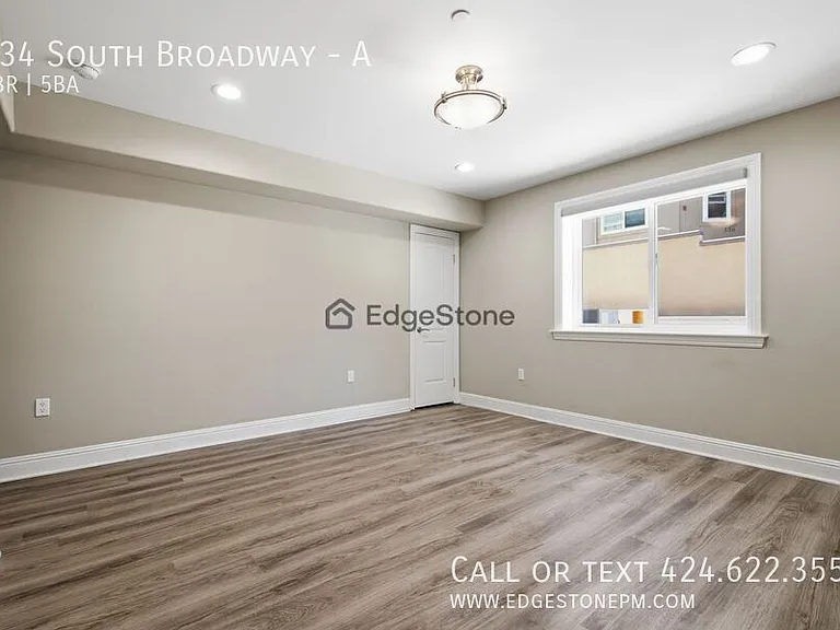 134 S Broadway #A — Photo 32