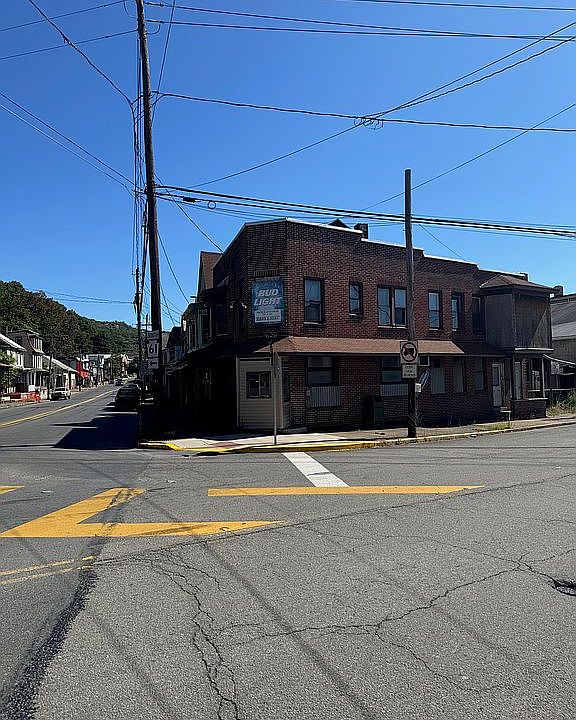 1st image of 246 W Sunbury St