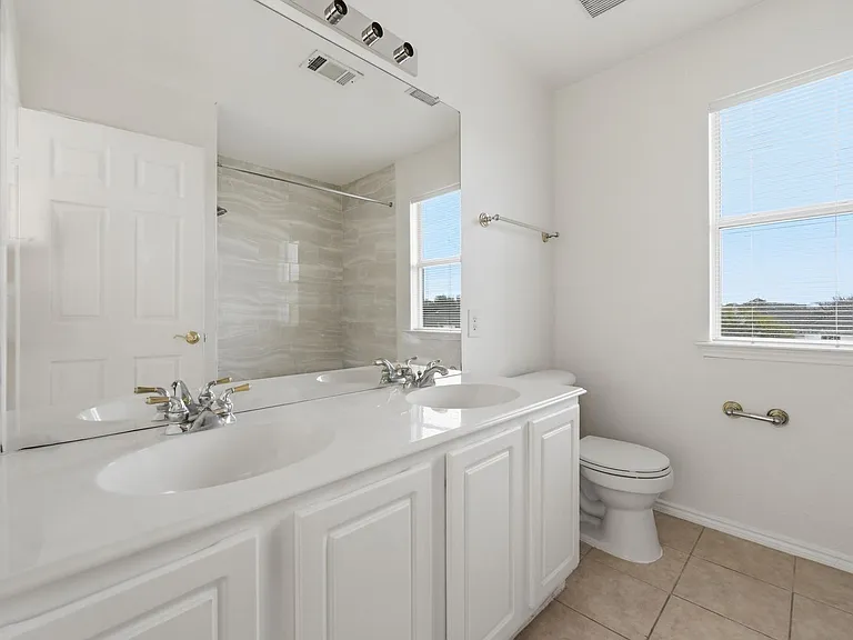 2216 Oak Park Dr — Photo 12