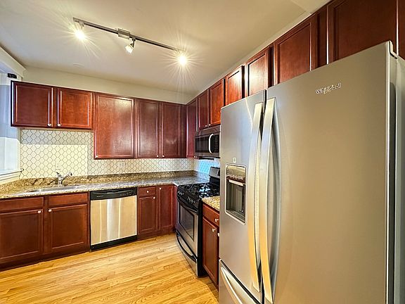 2nd image of 4609 N Paulina St #A3