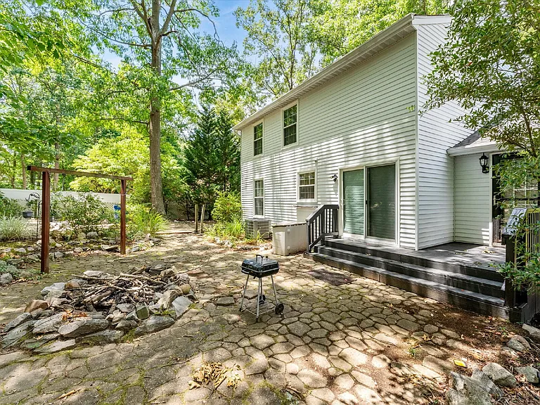 3513 Castlebury Dr — Photo 30