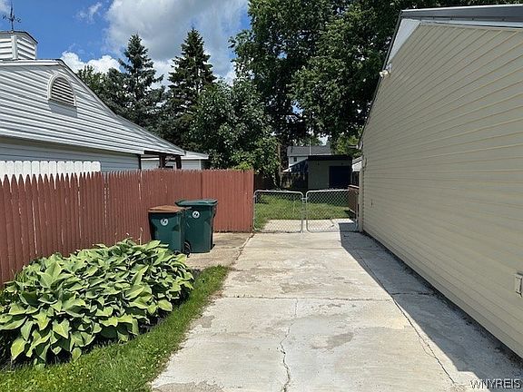 3rd image of 1676 Fillner Ave