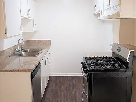 2nd image of 14019 Cerise Ave #5482741