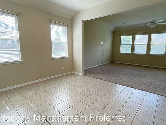 4th image of 39 Butternut Grove Pl