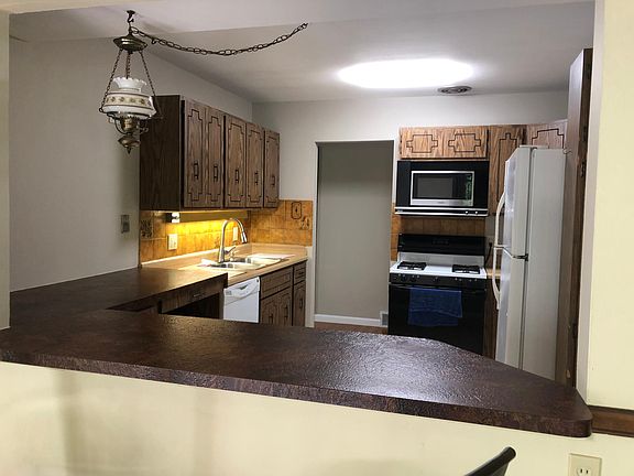 3rd image of 9910 Chantenay Dr