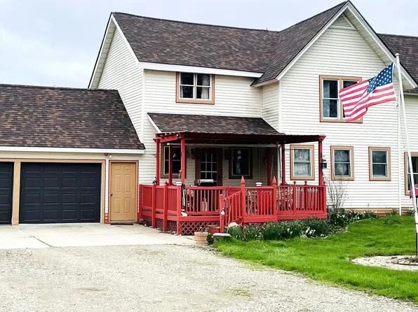 9180 Hill Rd, Emmett, MI 48022