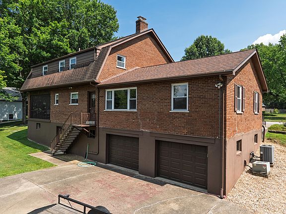 2nd image of 3685 Mockingbird Ln