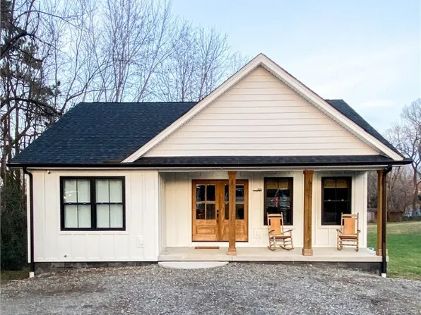 205 Cutler Ave, Louisa, VA 23093