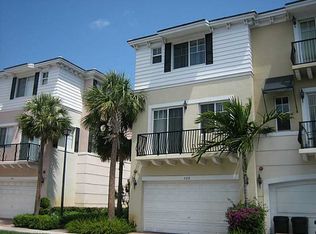 526 NW 39th Cir, Boca Raton, FL 33431