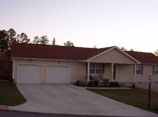 136 Pinewood Dr, Rock Spring, GA 30739