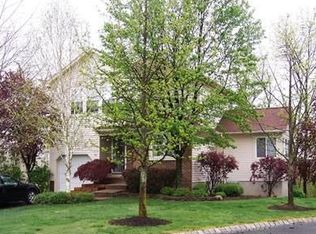 25 Bitter Root Trl, Hamburg, NJ 07419