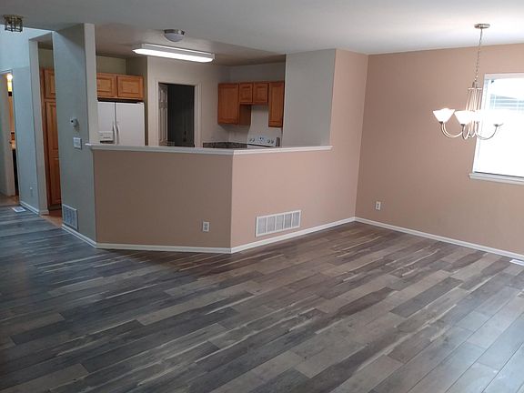 Living Room/Kitchen