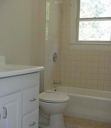 5th image of 236 W Walts Ave
