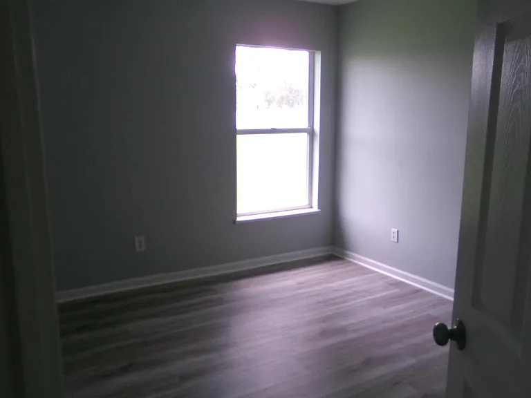 502 SW Souris Ave — Photo 11