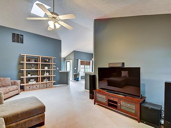 4th image of 8762 Woodstone Dr
