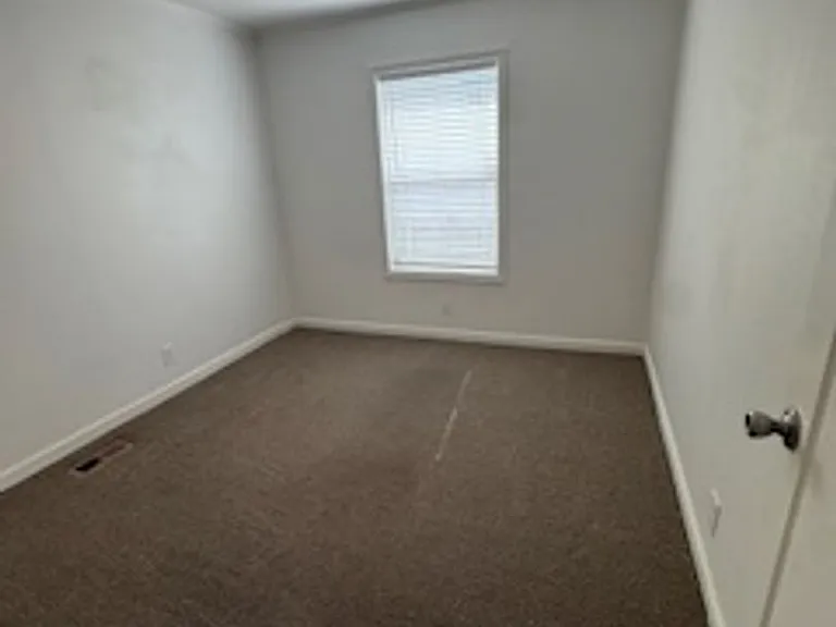 204 Onandaga Ave — Photo 15