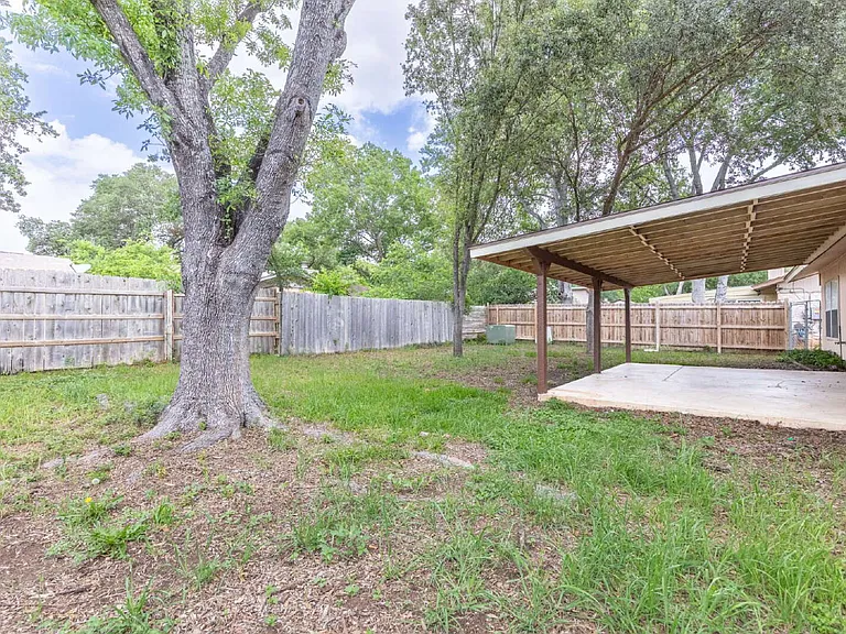 8127 Babe Ruth St — Photo 31