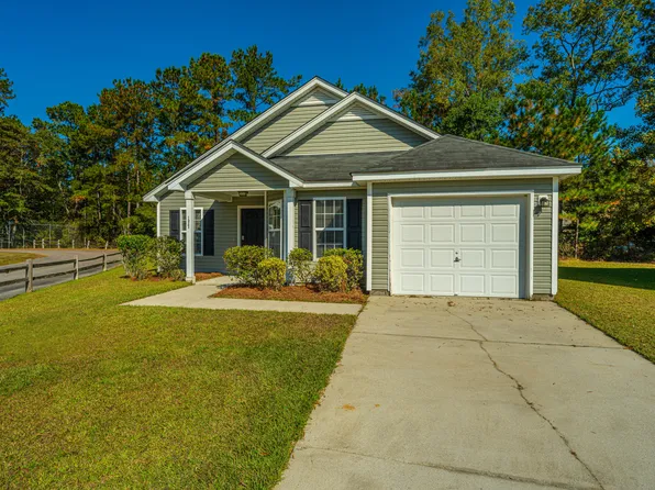 177 Blackstone Dr, Moncks Corner, SC 29461