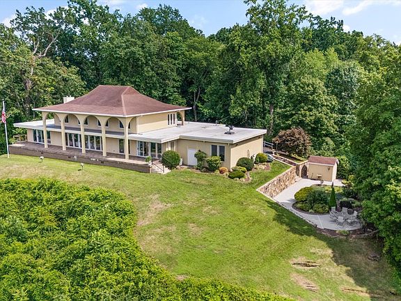 2nd image of 2401 Craghead Ln