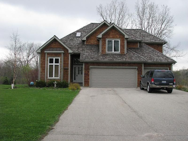 2nd image of 100 E Dells Rd
