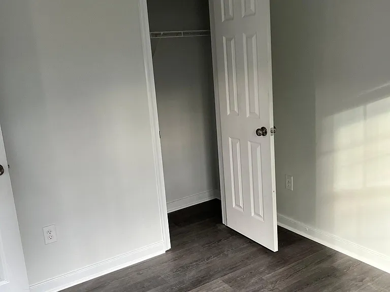 1701 Old Williamsburg Rd — Photo 10
