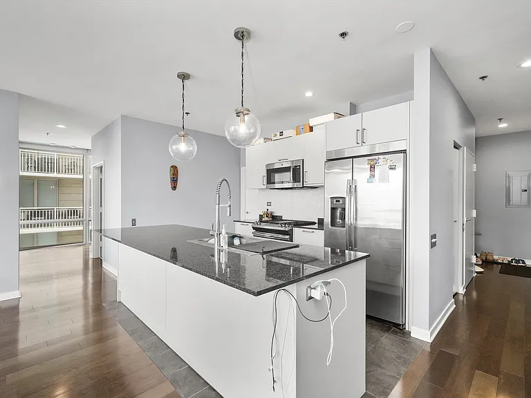 653 N Kingsbury St #1207 — Photo 10