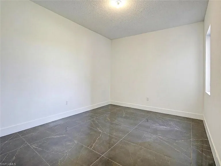 5126 Penella Ave — Photo 28